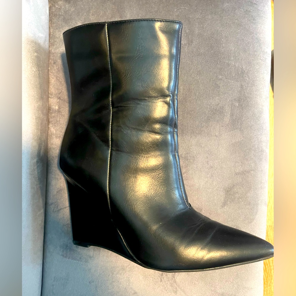 Wedge boots